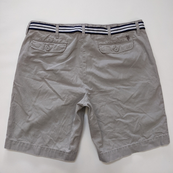 US Polo Assn belt flat front chambray shorts, men's size 40 - Picture 2 of 5